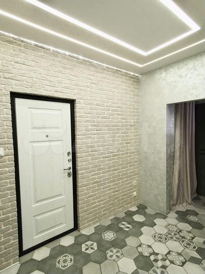 2-к. квартира, 56 м², 1/9 эт.