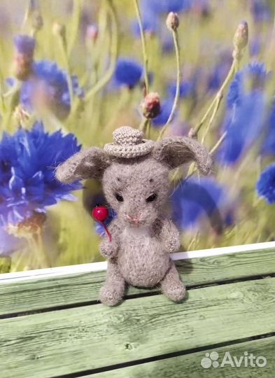 Заяц амигуруми