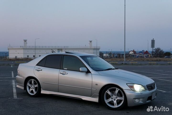 Toyota Altezza 2.0 AT, 1999, 372 000 км