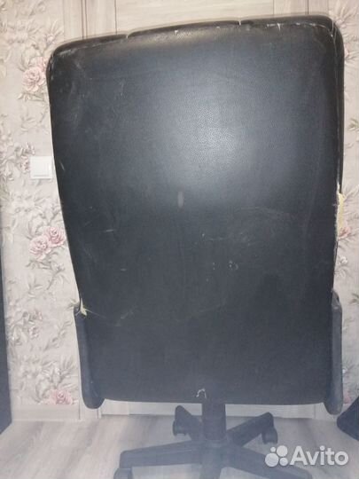 Кожаное кресло руководителя бу