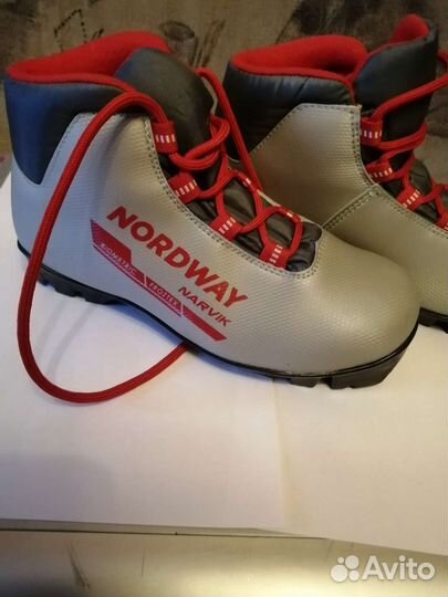 Лыжные ботинки (новые) nordway 36 р