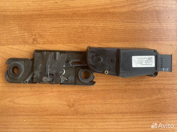 Активатор замка багажника Skoda Superb седан BMP