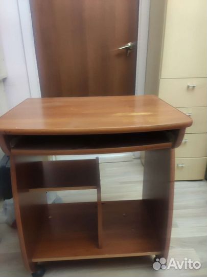 Компьютерный стол