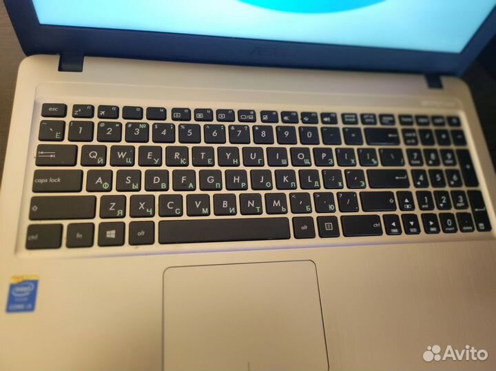 Ноутбук asus