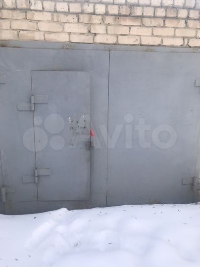 Гараж, > 30 м²