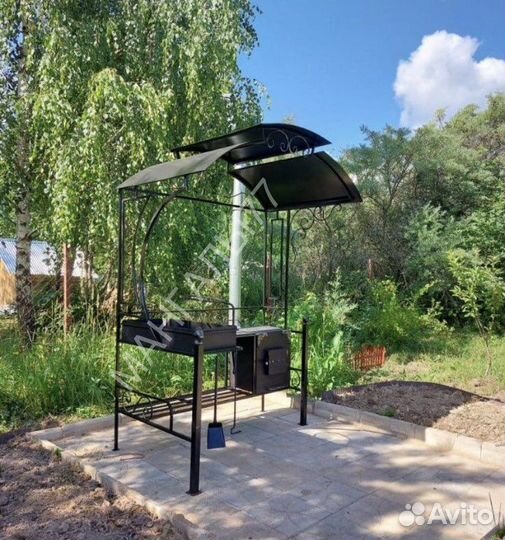 Мангал с крышей