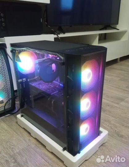 Игровой корпус для пк. Новый. Стекло. 370мм видюха