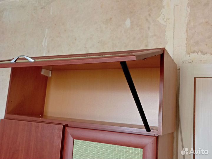 Полка, часть мебельного гарнитура, б/у