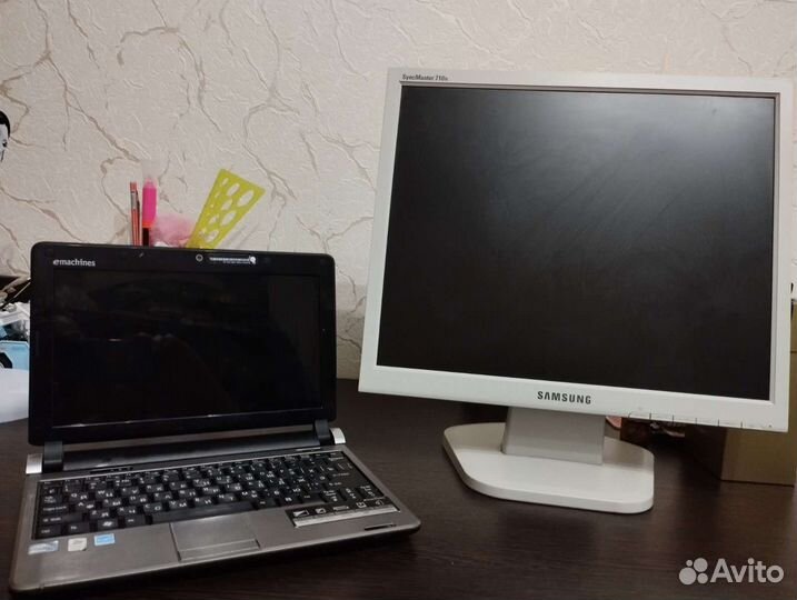 Монитор Samsung