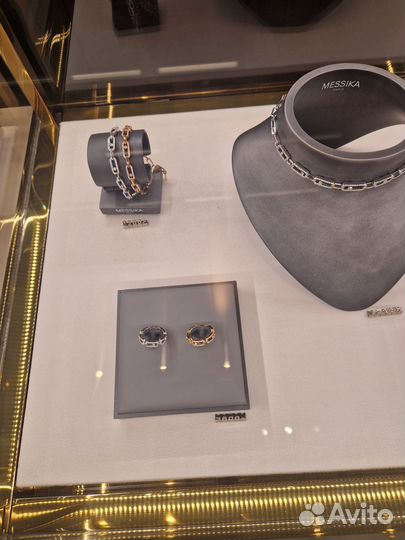 Золотой браслет Messika. Оригинал