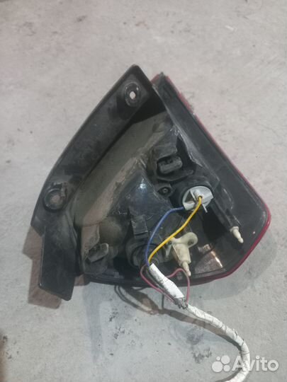 Фонарь правый Nissan Wingroad