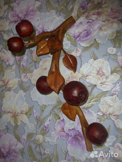 Инсталляция Ветка с яблоками можжевельник Крым