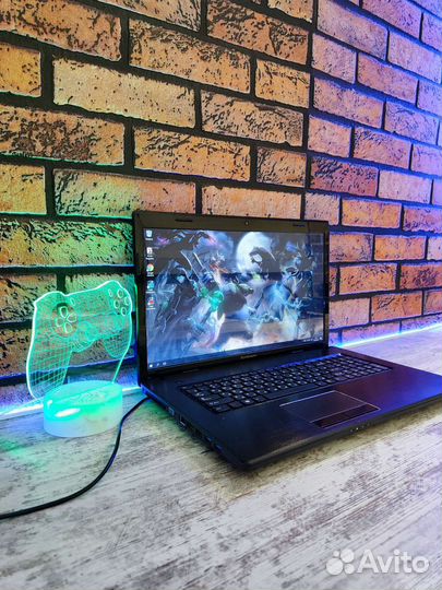 Игровой Lenovo 17'3 i5 4GB видео 12GB озу SSD