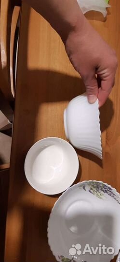 Новые Тарелки и салатник