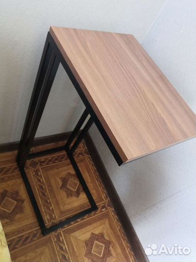 Прикроватный столик в стиле лофт