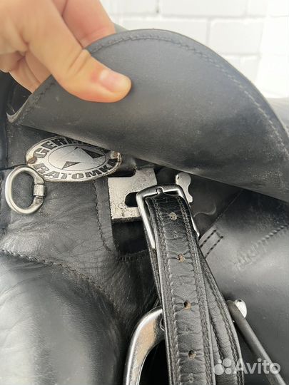 Выездковое седло