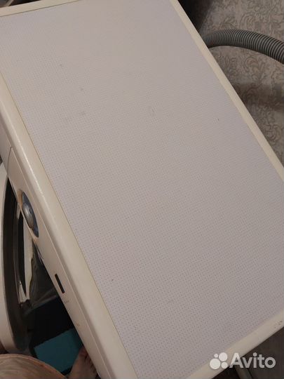 Стиральная машина lg работает