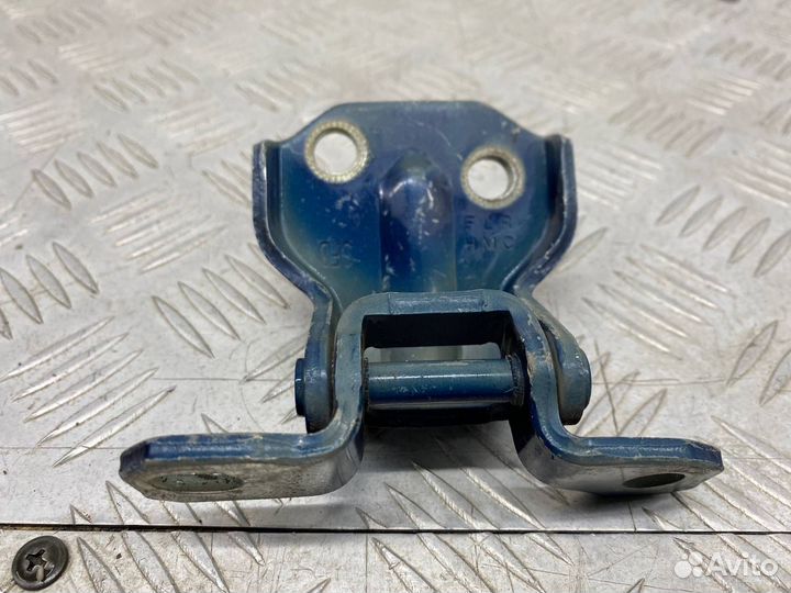 Б/У петля двери передний правый Hyundai Sonata EF