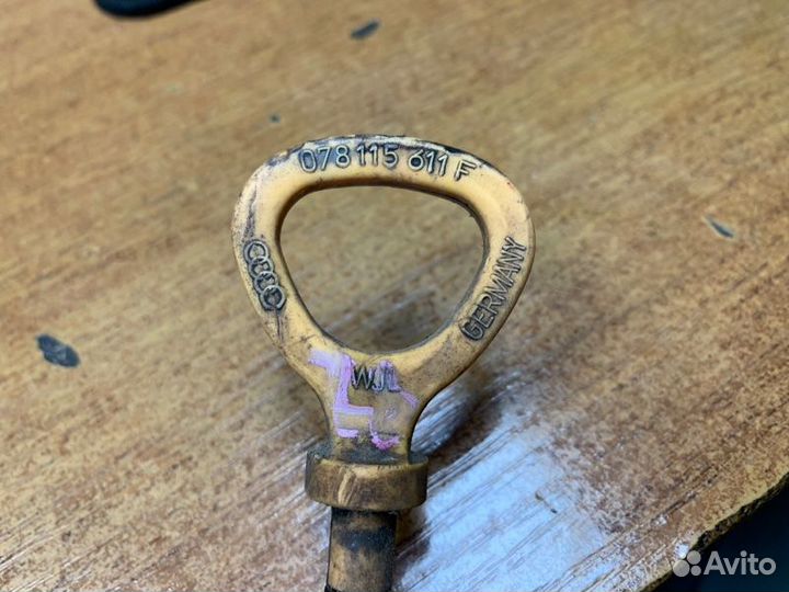 Щуп масляный Audi 100 C4 1991-1994