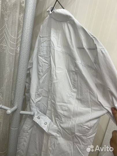 Белый медицинский халат женский