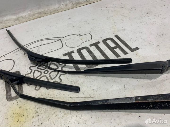 Поводок стеклоочистителя Nissan Almera Classic B10