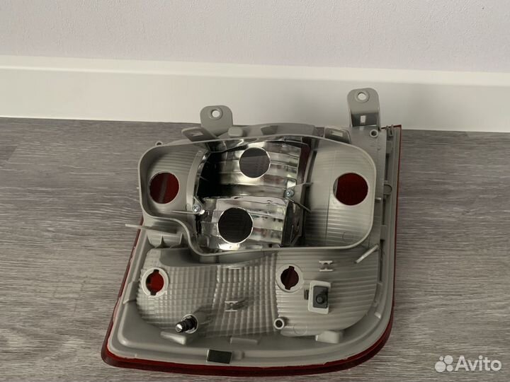 Фонарь задний правый skoda rapid