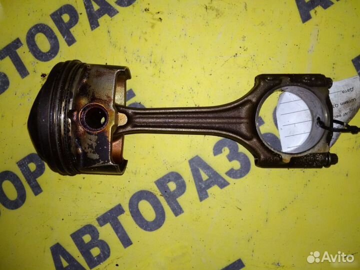 Volkswagen Passat (B6) Поршень с шатуном