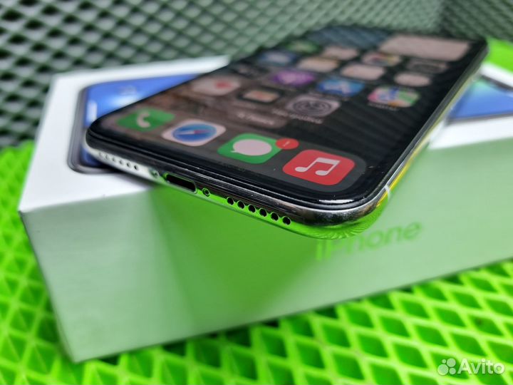 iPhone X, 256 ГБ