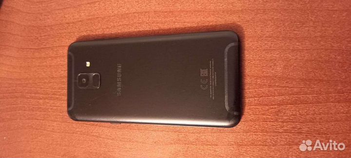Samsung Galaxy A6, 4/32 ГБ