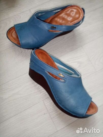 Босоножки с открытой пяткой