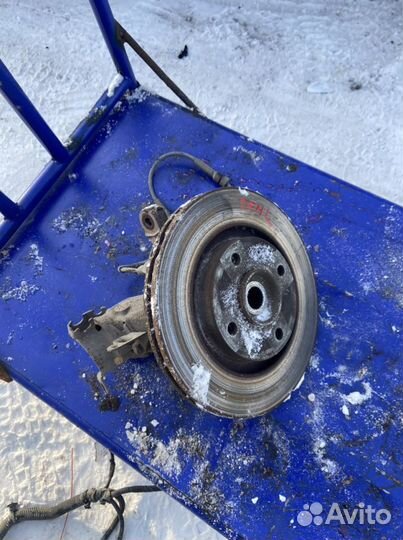 Поворотный кулак левый DongFeng s30 DFM h30