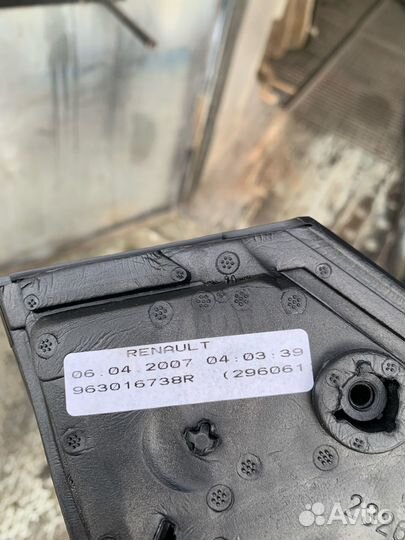 Корпус зеркала правого Renault Fluence