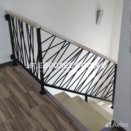 Лестница на металлическом каркасе