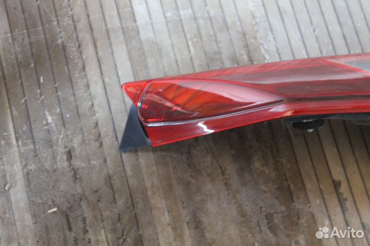 Фонарь внутренний Mazda 3 2013-2018 (b45a513f0)