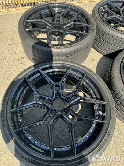 Michelin Pilot Sport 4 S 255/30 R22 и 295/25 R22 97Y