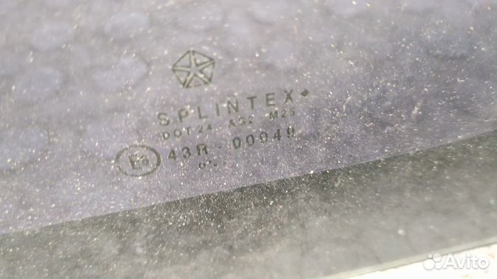 Стекло кузовное боковое левое заднее Chrysler Voyager