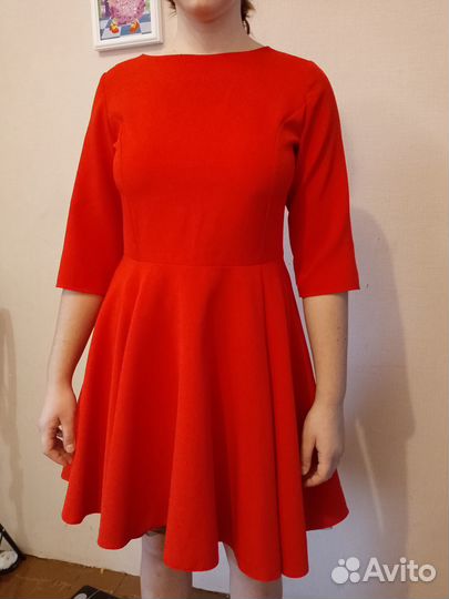 Красное платье