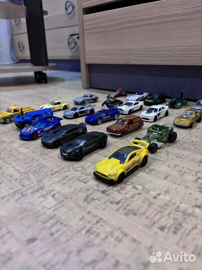 Коллекционные машинки Hot Wheels