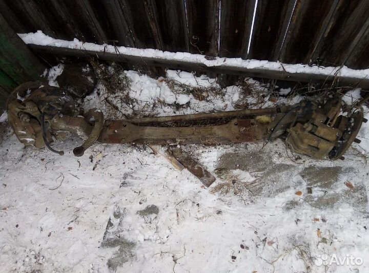 Передняя балка Nissan