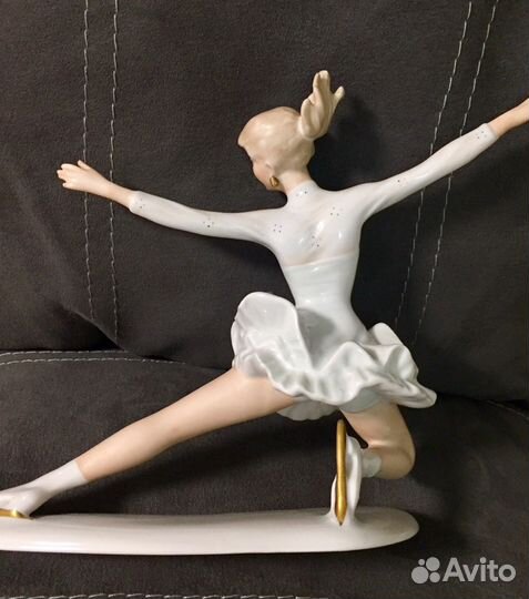 Статуэтка « Фигуристка»