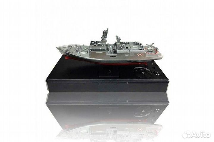 Радиоуправляемый катер фрегат 2.4G - 3318-grey