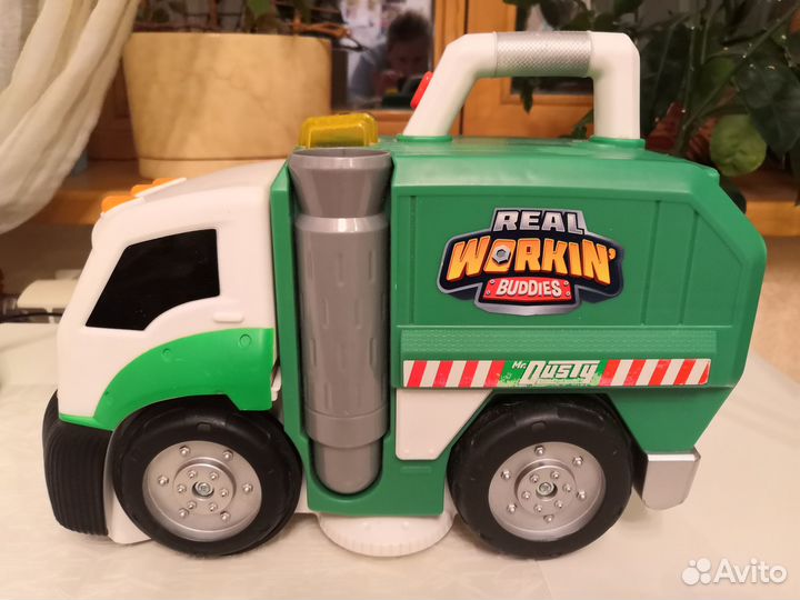 Игрушка машинка Mr.Dusty