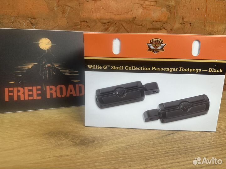 Подножки пассажирские Willie G Skull