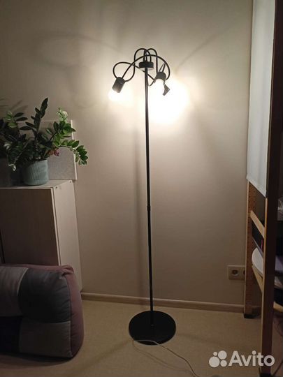 Напольный светильник