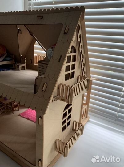 Домик кукольный