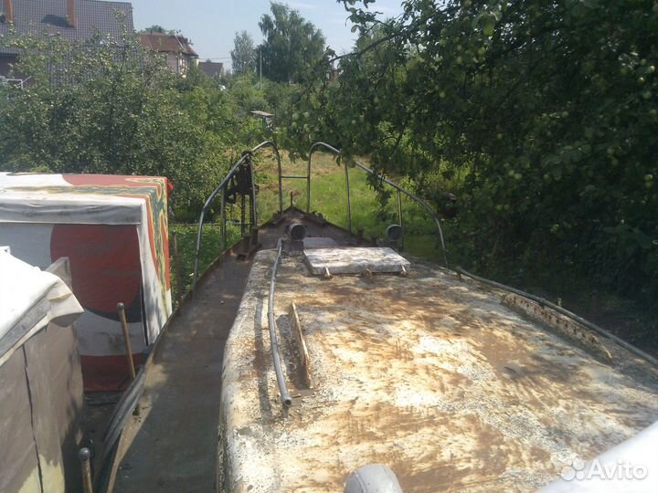 Корпус катера с каютой