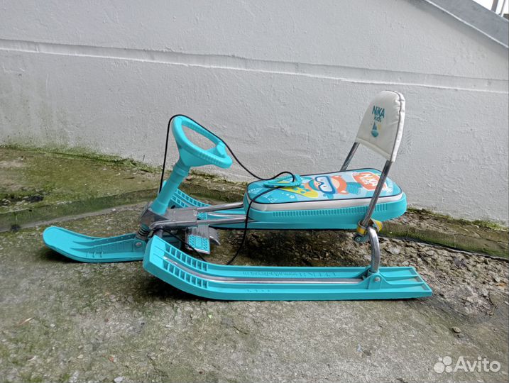 Детский снегокат со спинкой