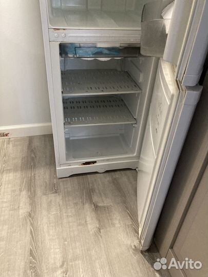 Холодильник hotpoint ariston бу