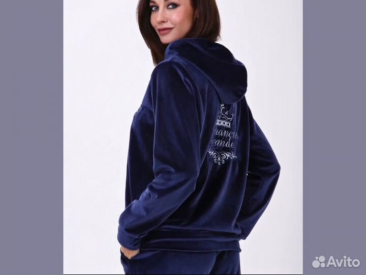 Велюровый костюм женский спортивный