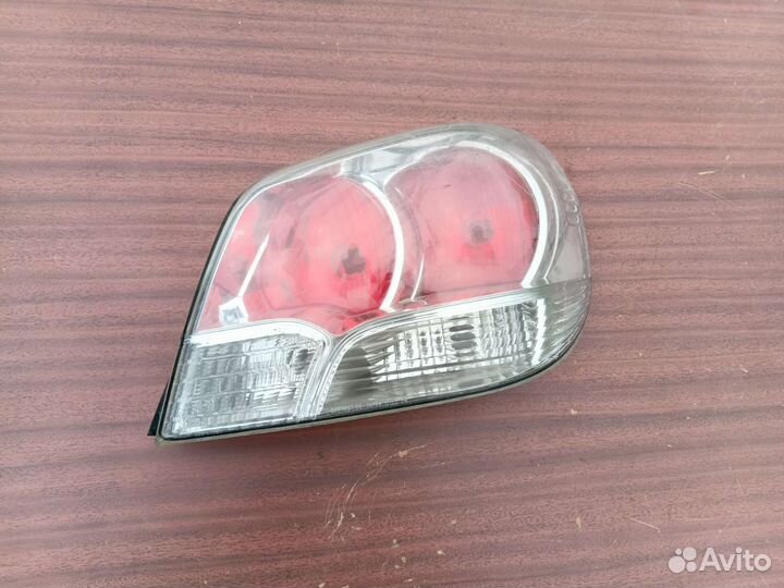 Фонарь задний правый mitsubishi outlander